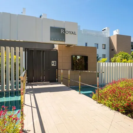 Apartment Modern Flat With Private Garden In Royal Banus